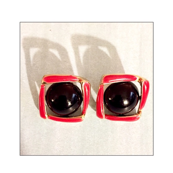Vintage Enameled ‘Orbit’ Earrings in Red and Black - Picture 2 of 7